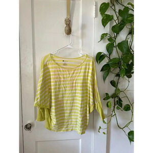 Stylus Women’s size medium yellow striped shirt